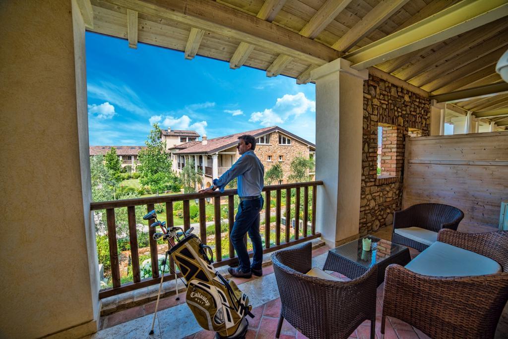 Garda Residence San Vigilio Golf Pozzolengo Rum bild